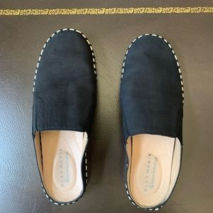 Alex Marie 4 feature technology slip on shoes mules comfort—black, size 7.5